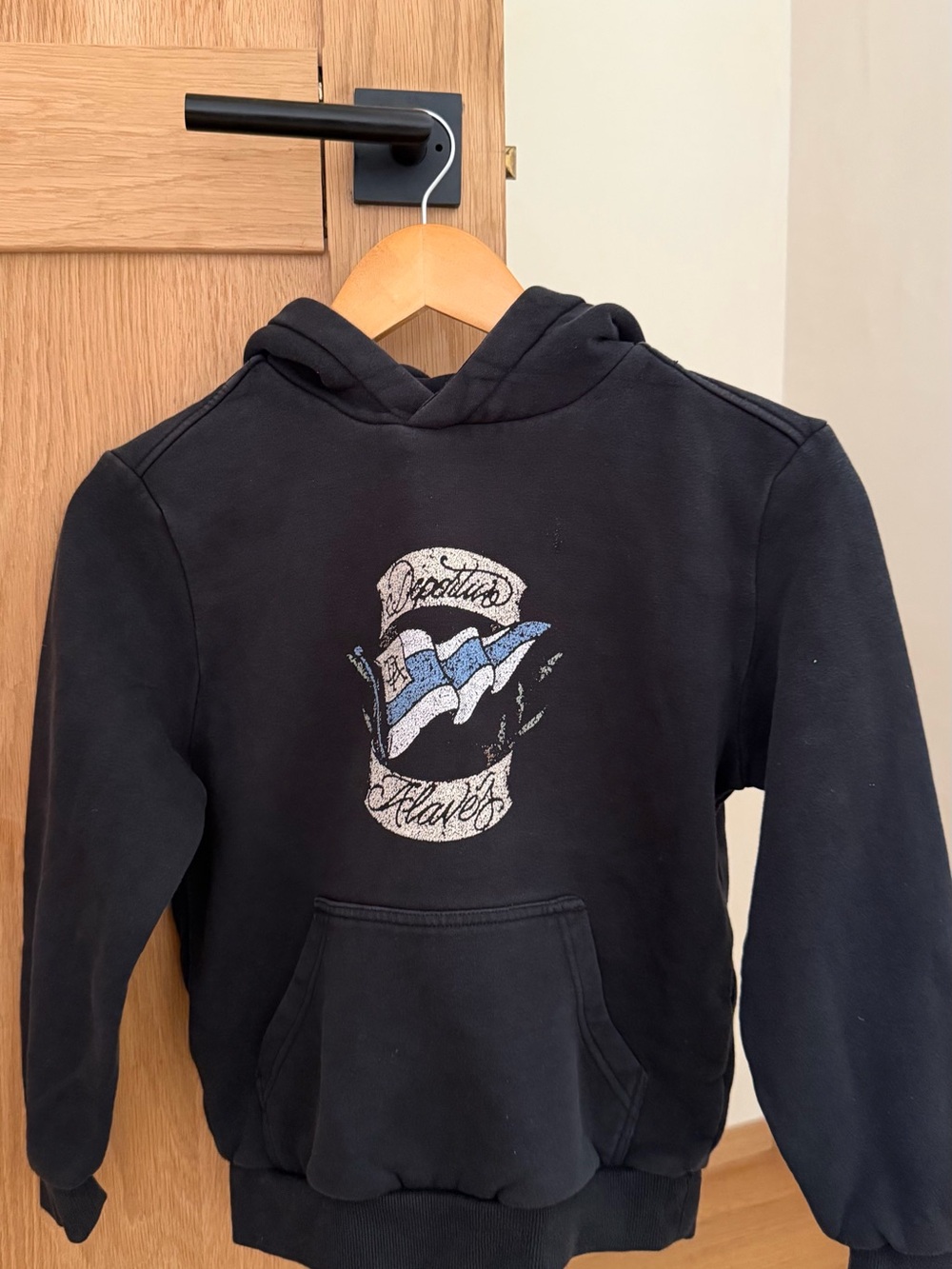 Kids soccer Black Hoodie with Blue Graphic Deportivo Alavés